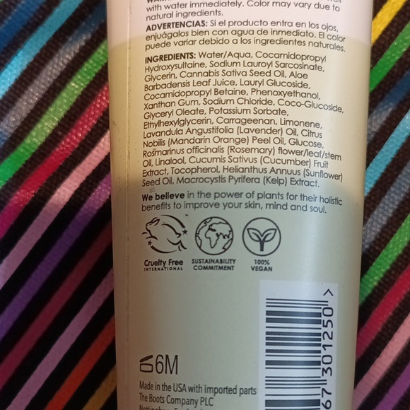 Simply Calm Cleansing Milk minimalist - Picture 7 of 10